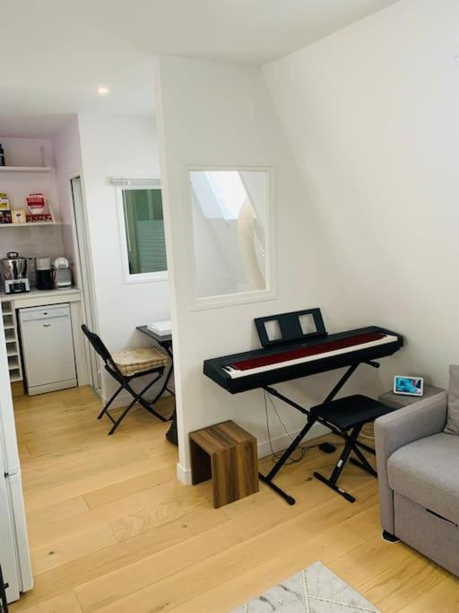 Studio Cosy Au Coeur De Parijs Buitenkant foto